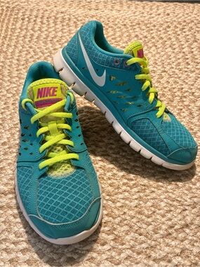 Nike Flex 2013 Run Turquoise Neon Green Running Shows Women’s Size 8